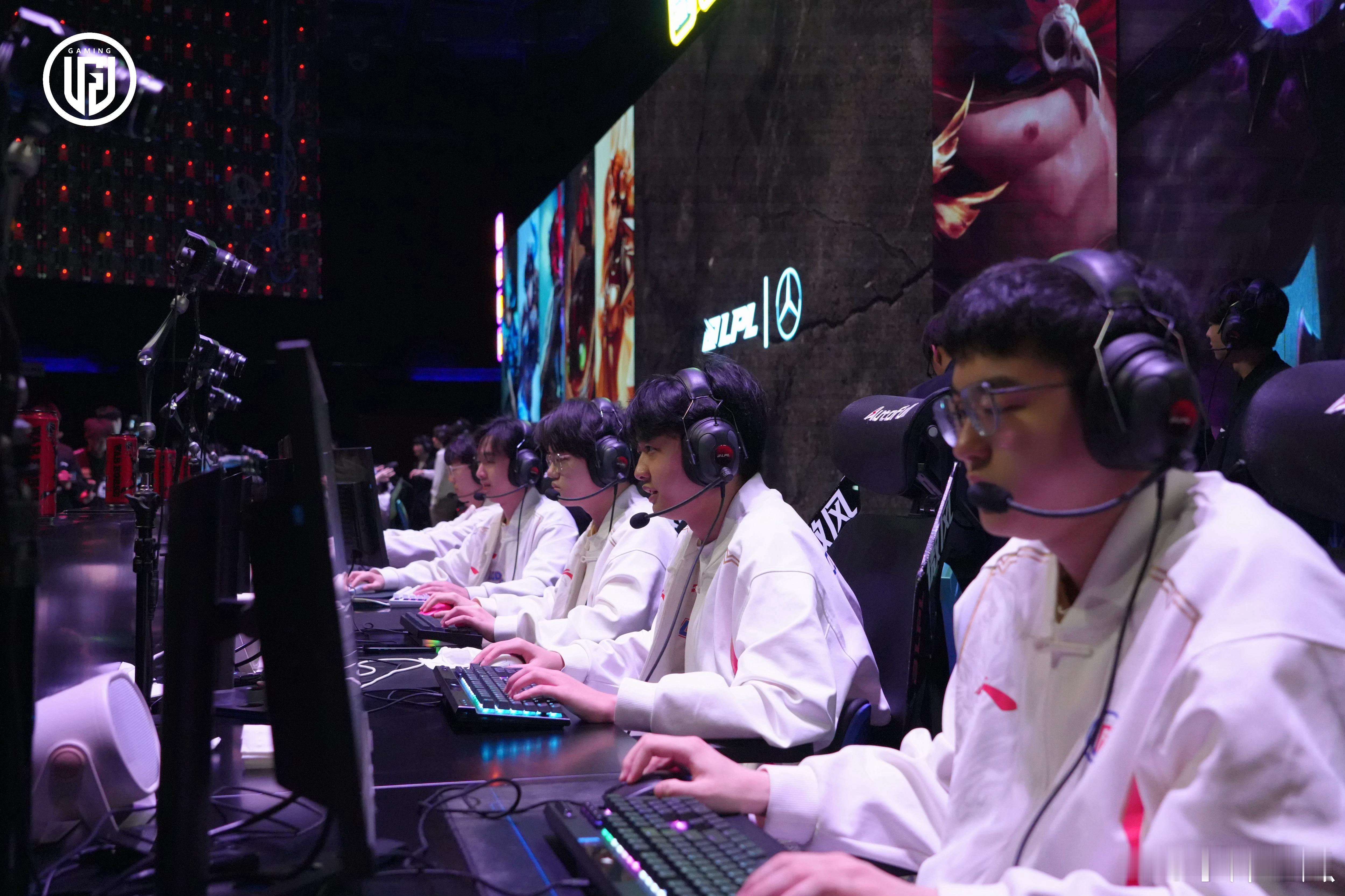 关于LGD险胜PSG,Xiaohu线上压制力十足顶尖较量小组赛,留下经典瞬间的信息 关于LGD险胜PSG,Xiaohu线上压制力十足顶尖较量小组赛,留下经典瞬间的信息