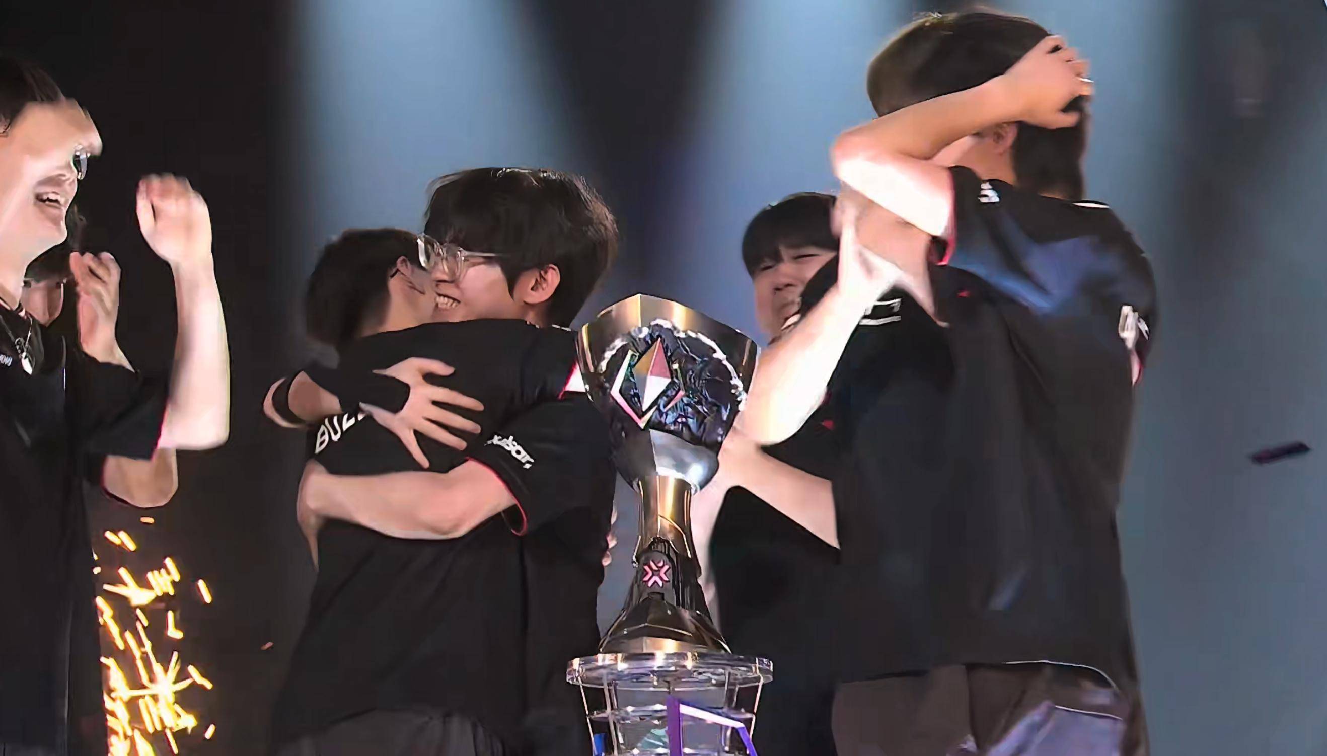 WBG力克EDG,Kanavi单局斩获MVP峡谷大战小组赛,成为赛场最大亮点 WBG力克EDG,Kanavi单局斩获MVP峡谷大战小组赛,成为赛场最大亮点