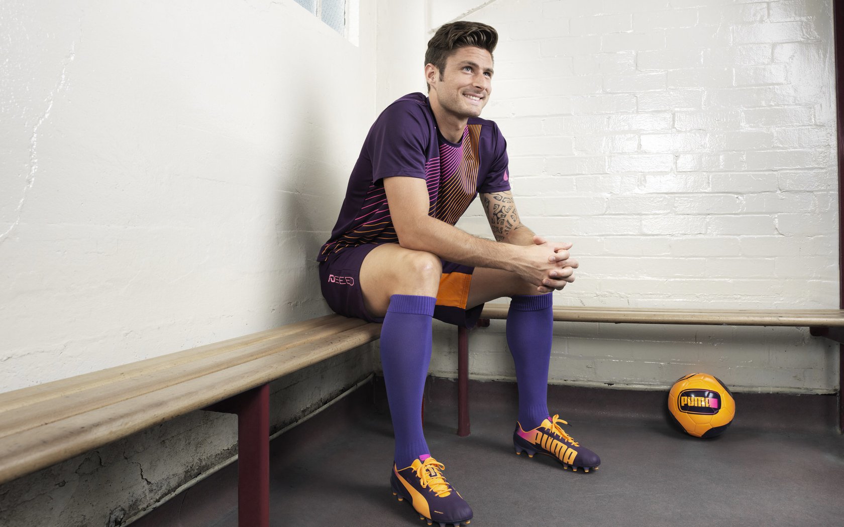 F1街道赛之夜的启示,本泽马如何像赛车手一样,在足球场上带动全队节奏